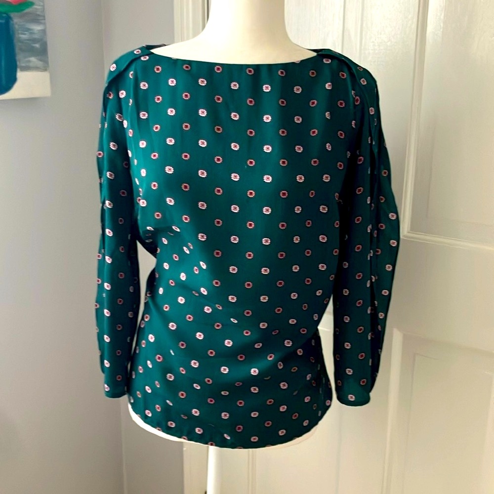 Banana Republic green pink long sleeve top blouse w shoulder slit daisies EUC